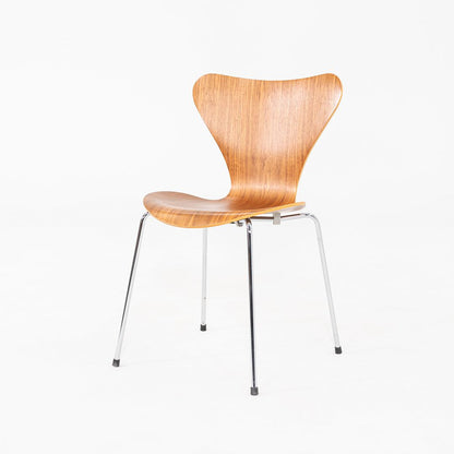 Series 7 Stacking Chair, Model 3107