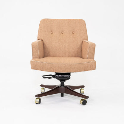 Executive Swivel Chair with Pneumatic Base