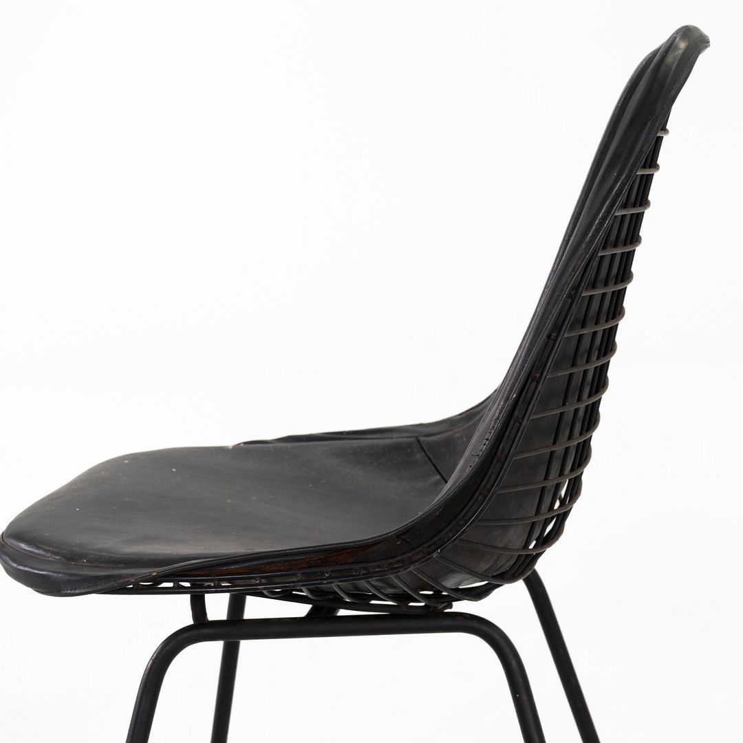 DKX-1 Chair