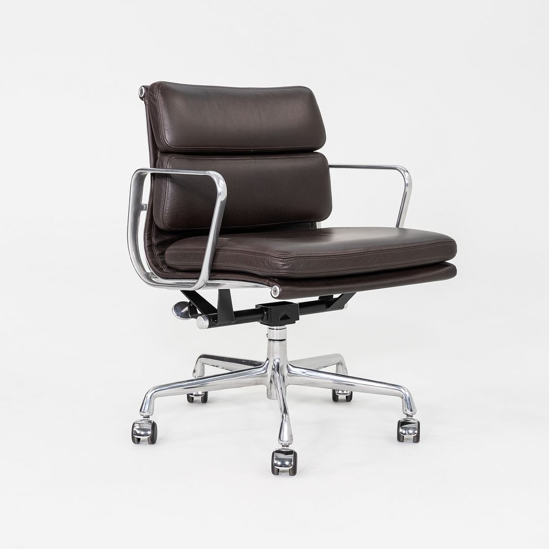Soft Pad Management Chair, EA435