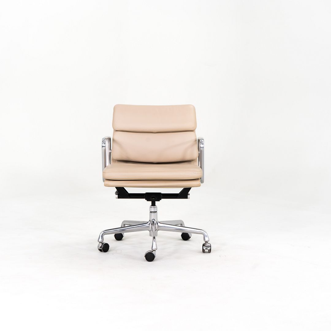 Eames Aluminum Group Soft Pad Management Desk Chair, Model EA435