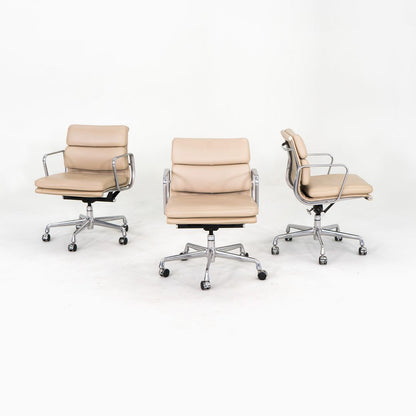 Eames Aluminum Group Soft Pad Management Desk Chair, Model EA435