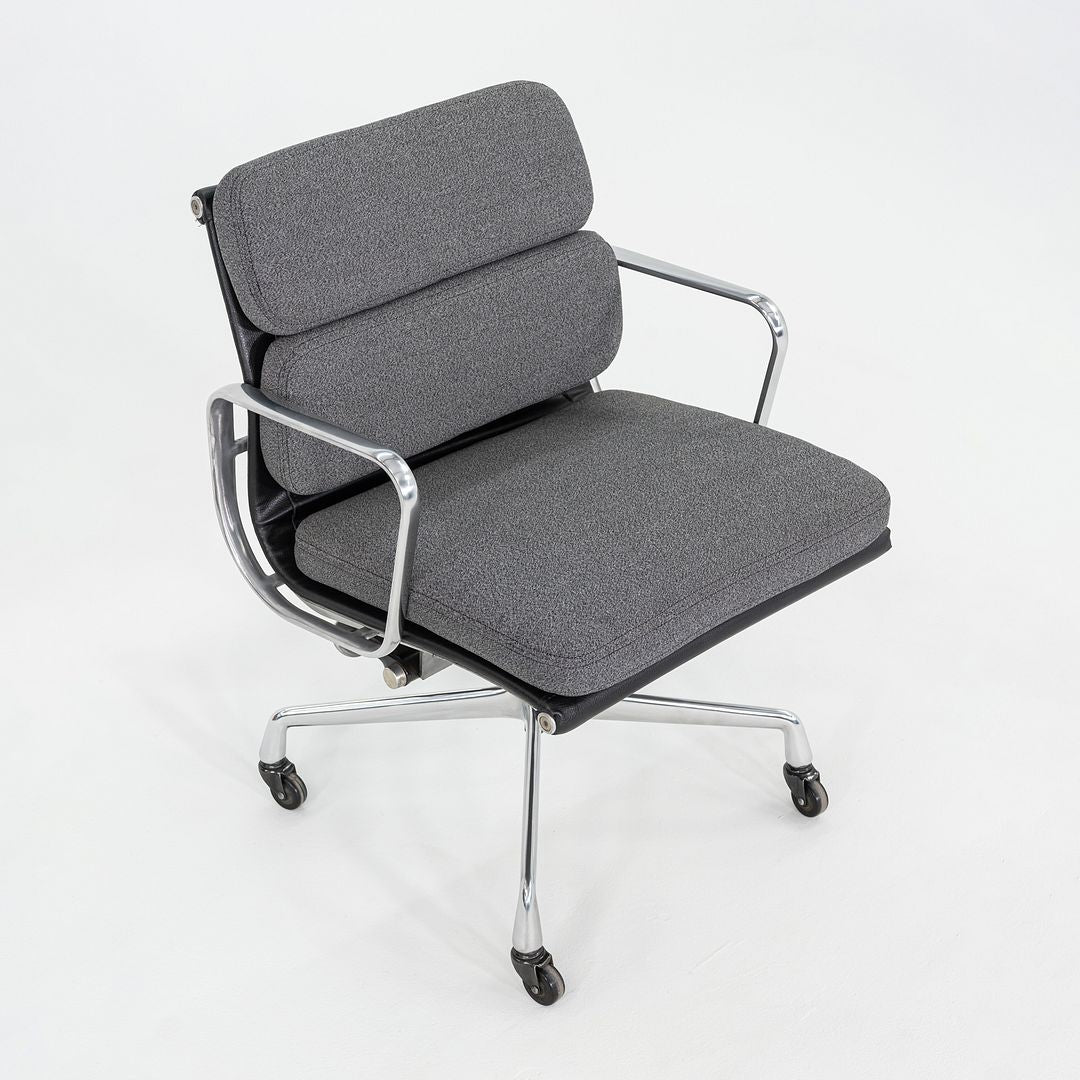 Eames Soft Pad Management Chair, Model EA417