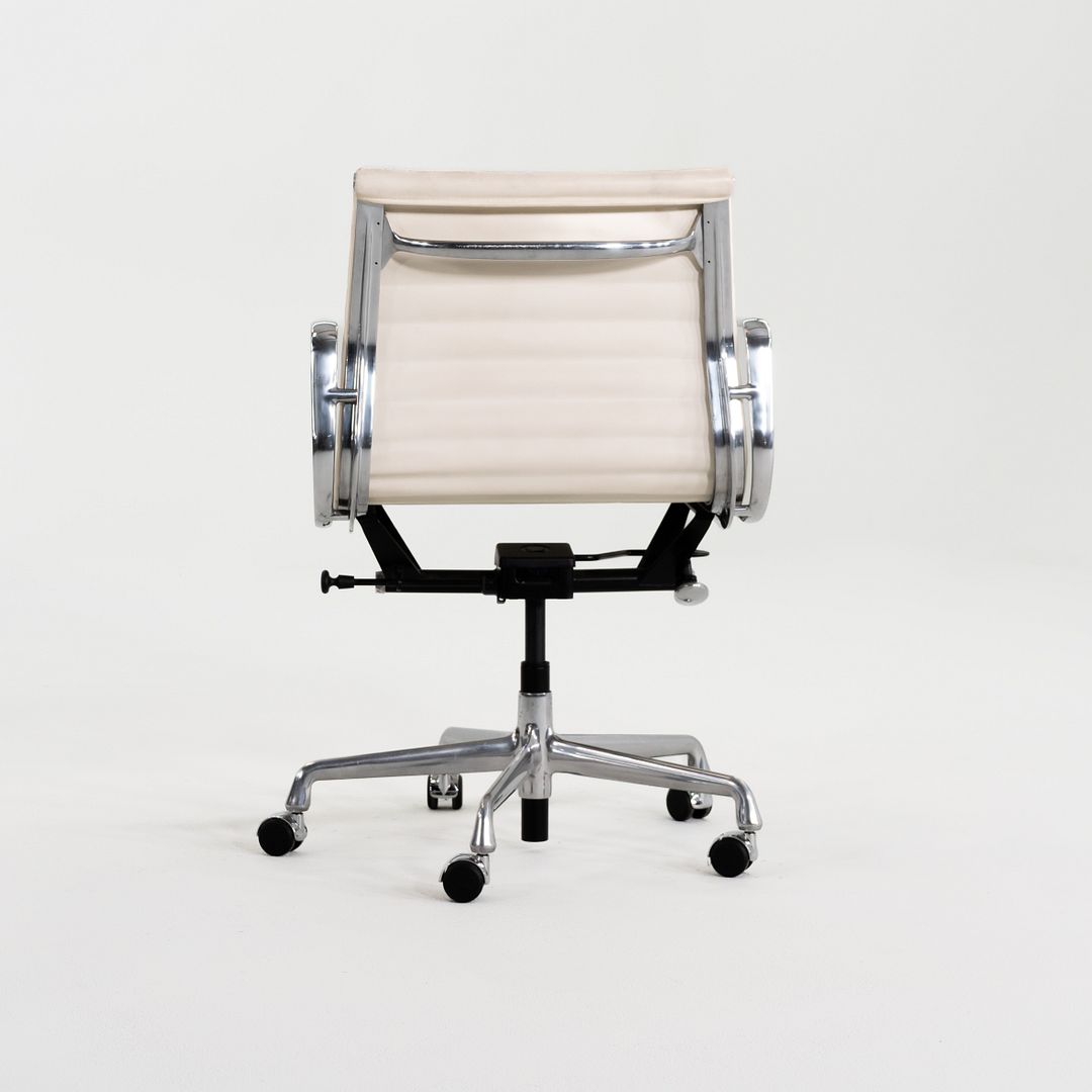 Aluminum Group Management Desk Chair, Model EA335