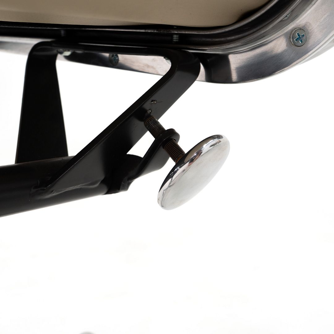 Eames Aluminum Group Soft Pad Management Desk Chair, Model EA435