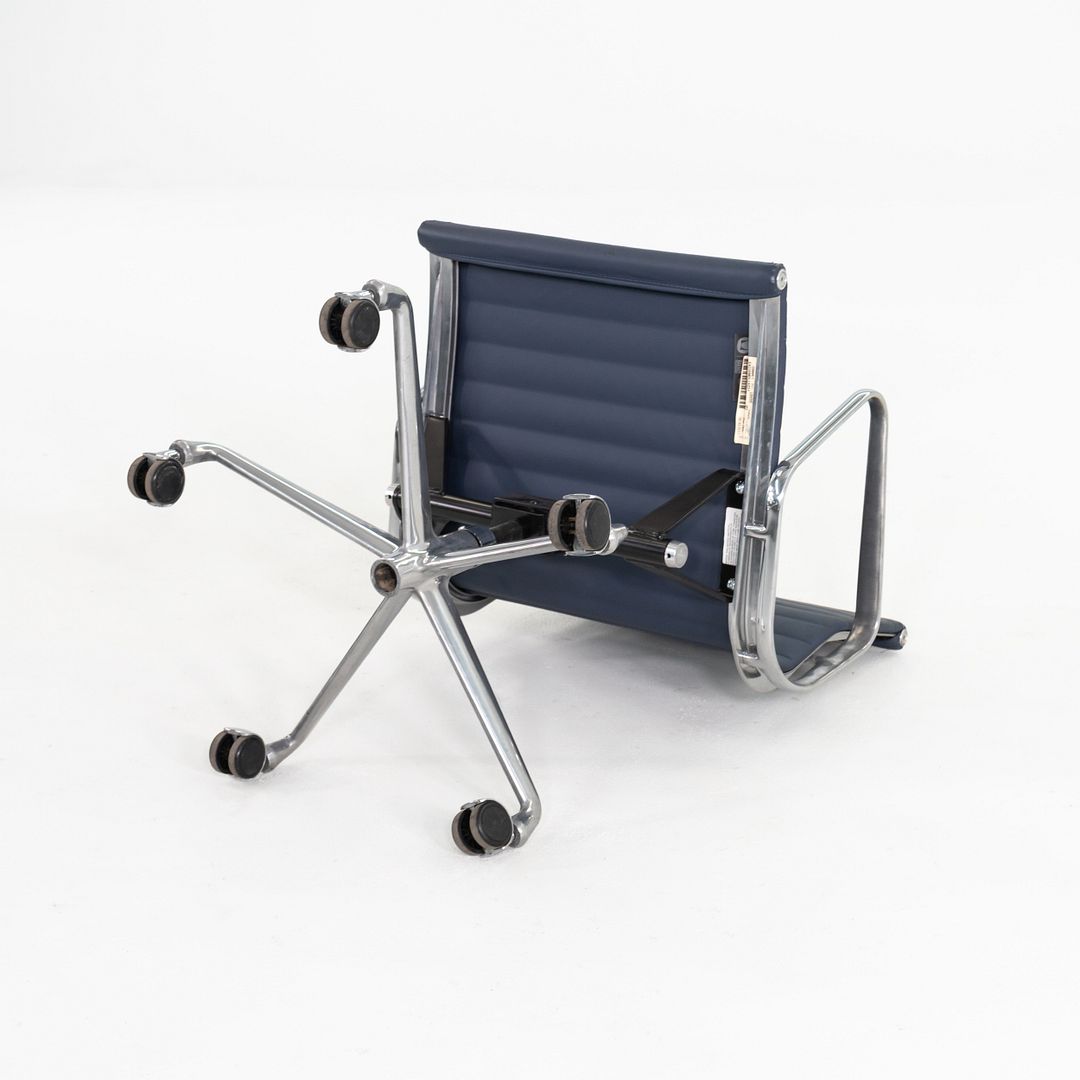 Eames Aluminum Group Management Chair, Model EA335