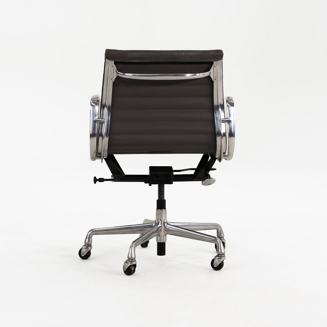 Aluminum Group Management Desk Chair, model EA335