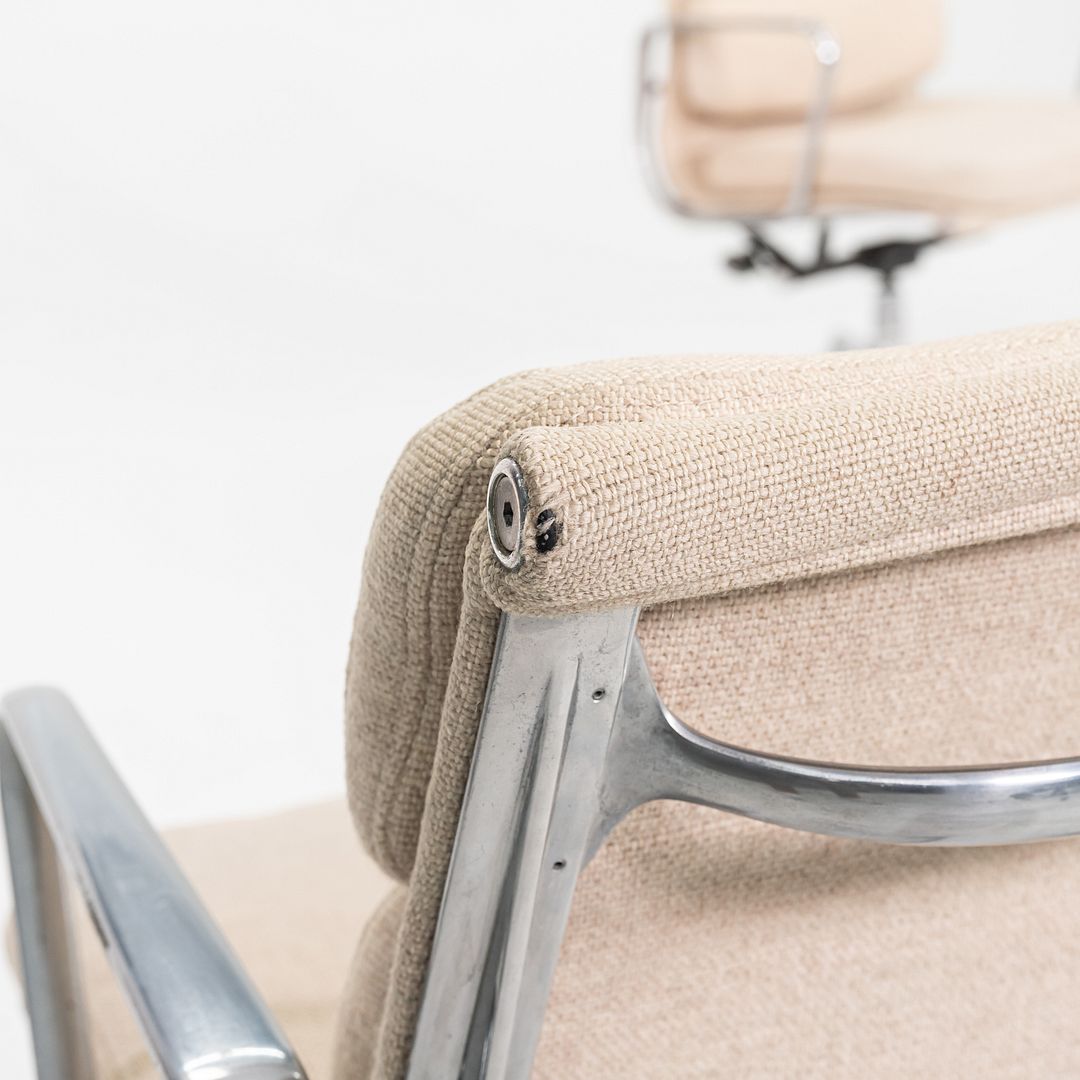 Soft Pad Management Chair, EA435