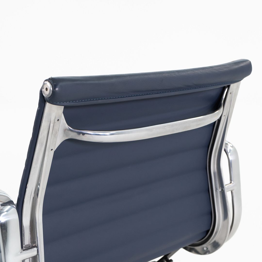 Eames Aluminum Group Management Chair, Model EA335