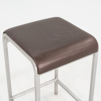 20-06 Stool
