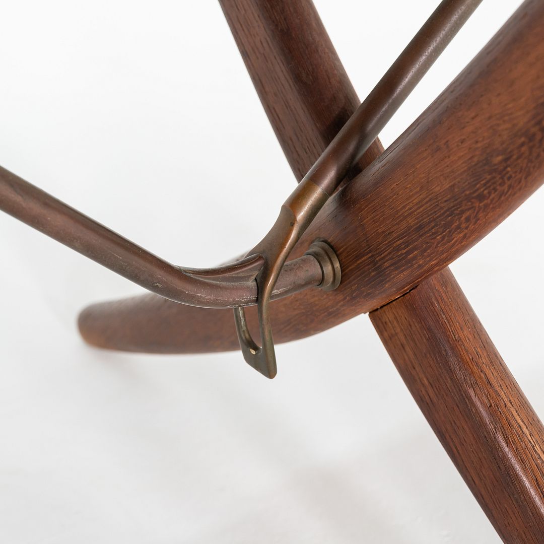 AT-304 Dining Table