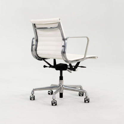Aluminum Group Management Desk Chair, Model EA335