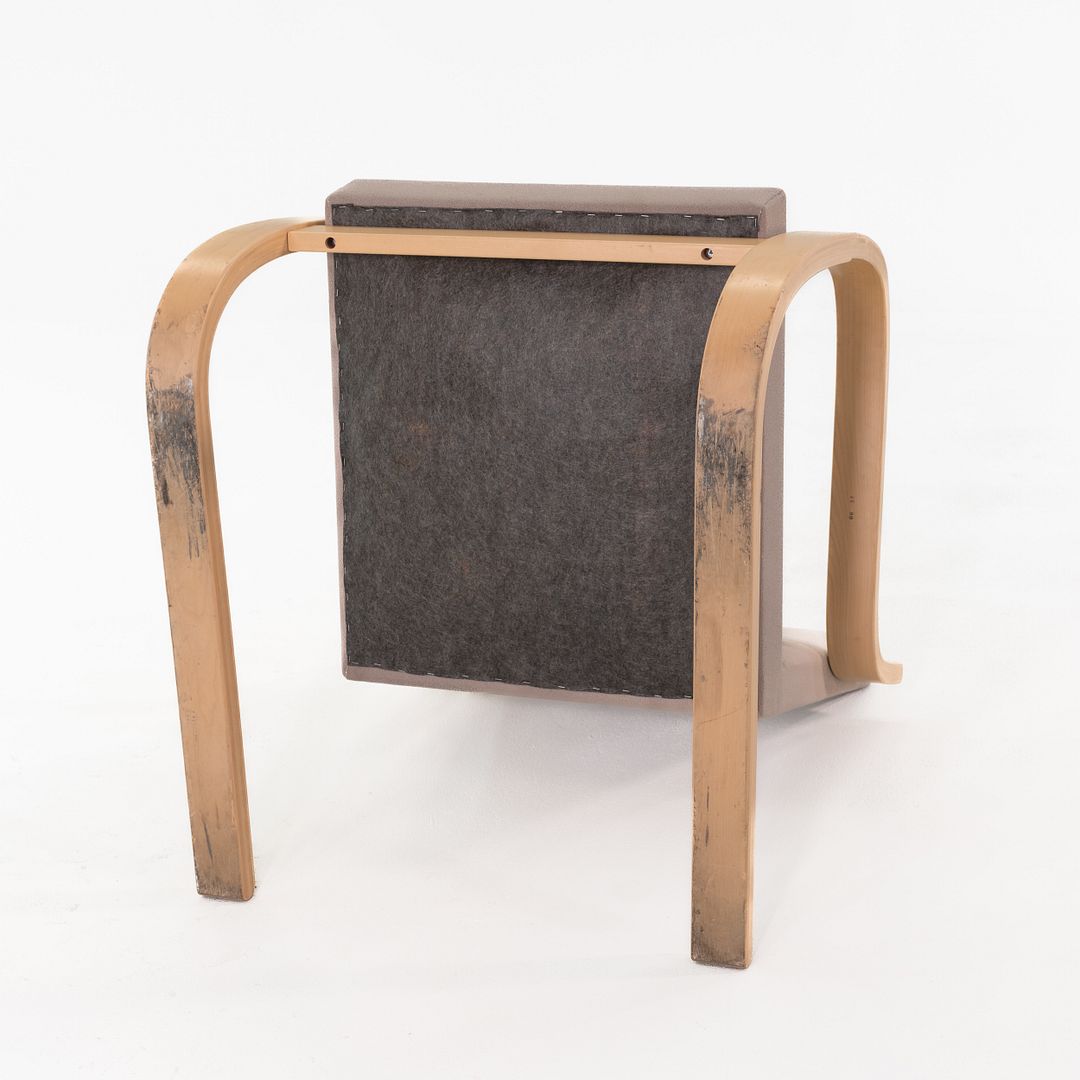 402 Lounge Chair