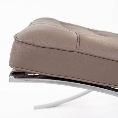 Barcelona Chair, Model 250LC