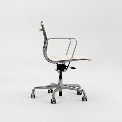 Aluminum Group Management Desk Chair, Model EA335