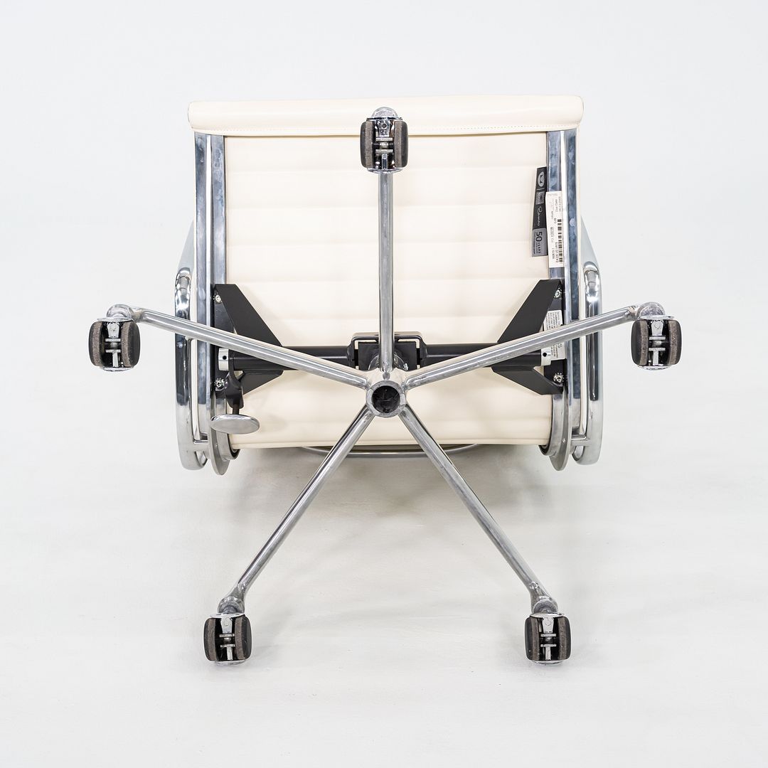 Aluminum Group Management Desk Chair, Model EA335