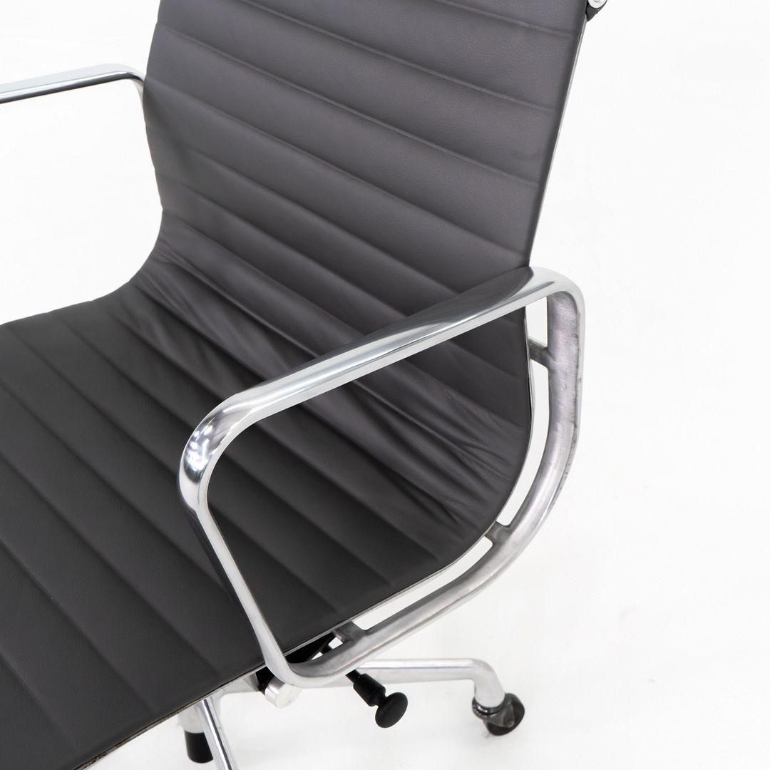 Aluminum Group Management Desk Chair, Model EA335