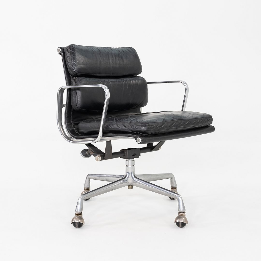 Soft Pad Management Chair, EA418