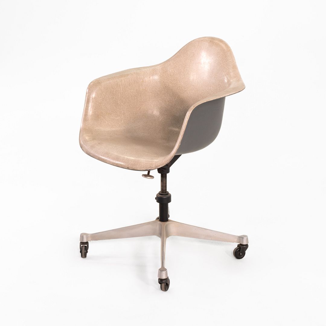 Fiberglass Task Armchair, Model DAT-1