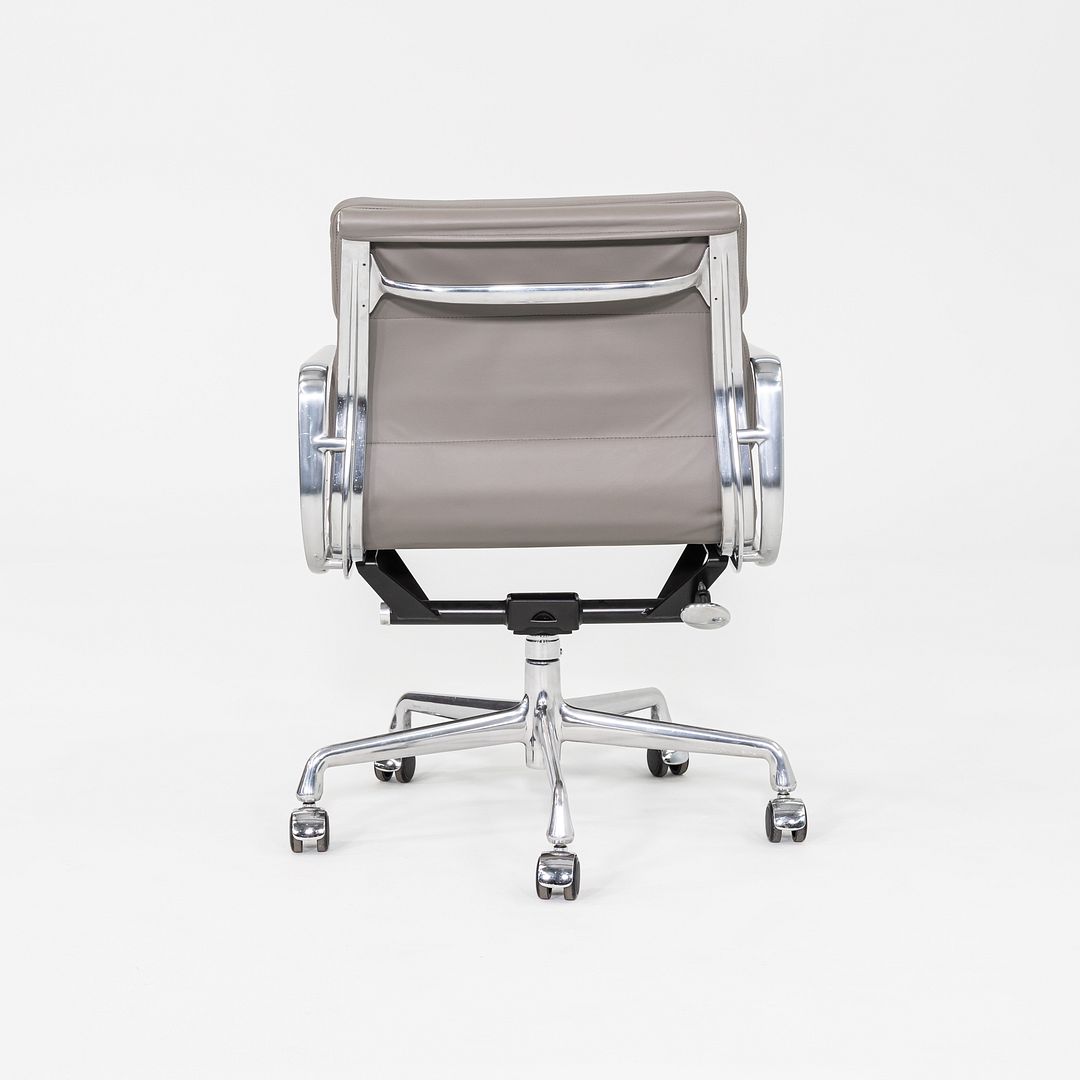 Soft Pad Management Chair, EA435