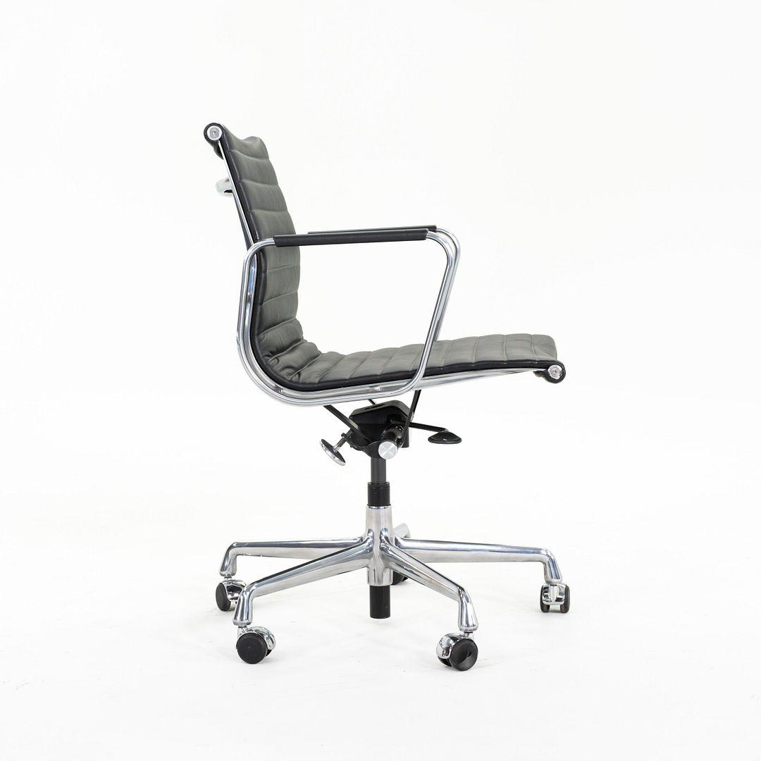 Aluminum Group Management Desk Chair