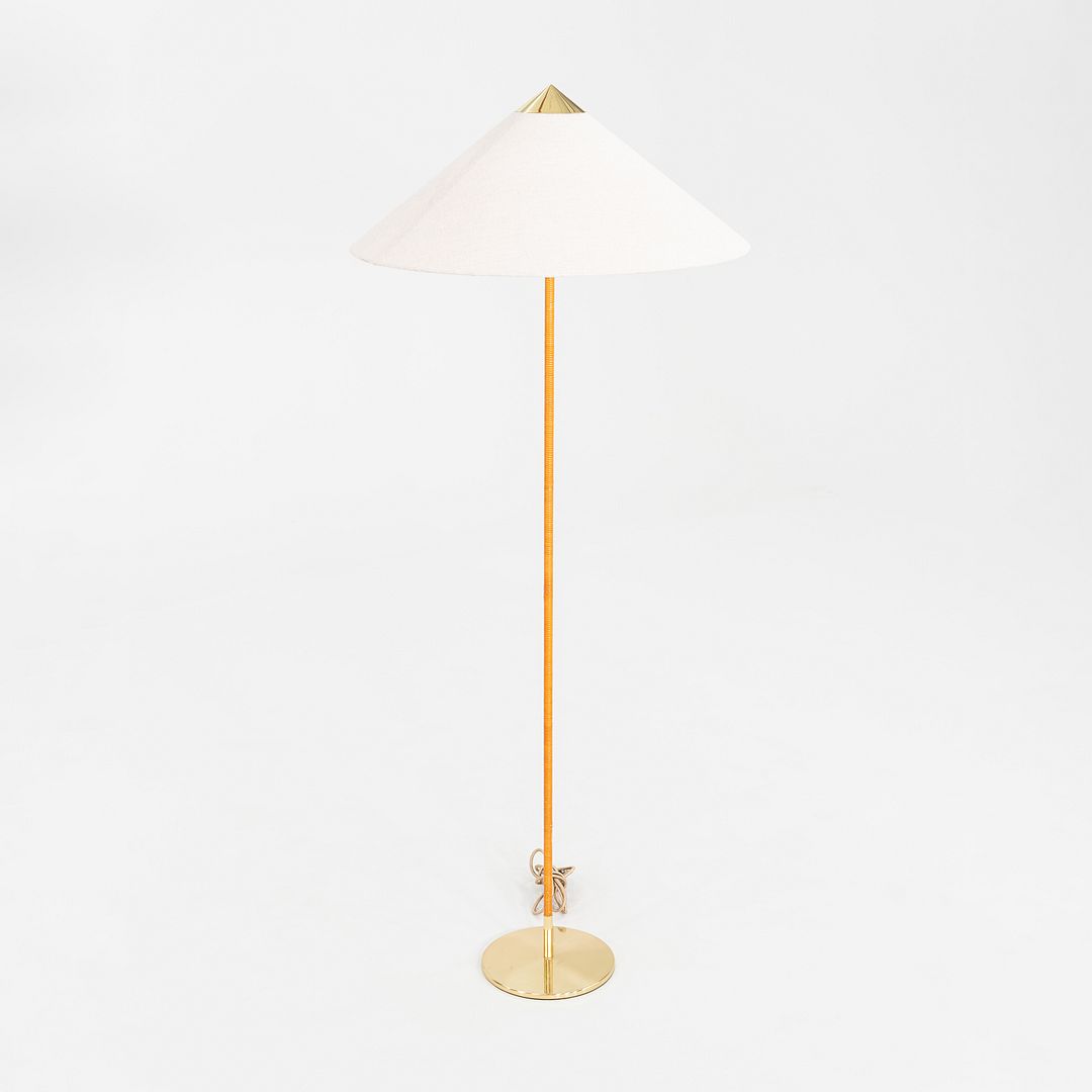 9602 Floor Lamp