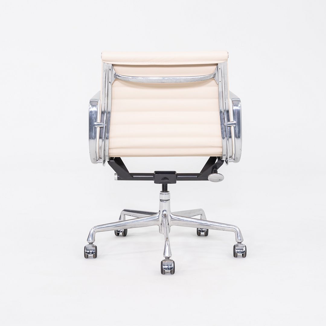 Aluminum Group Management Chair, Model EA335
