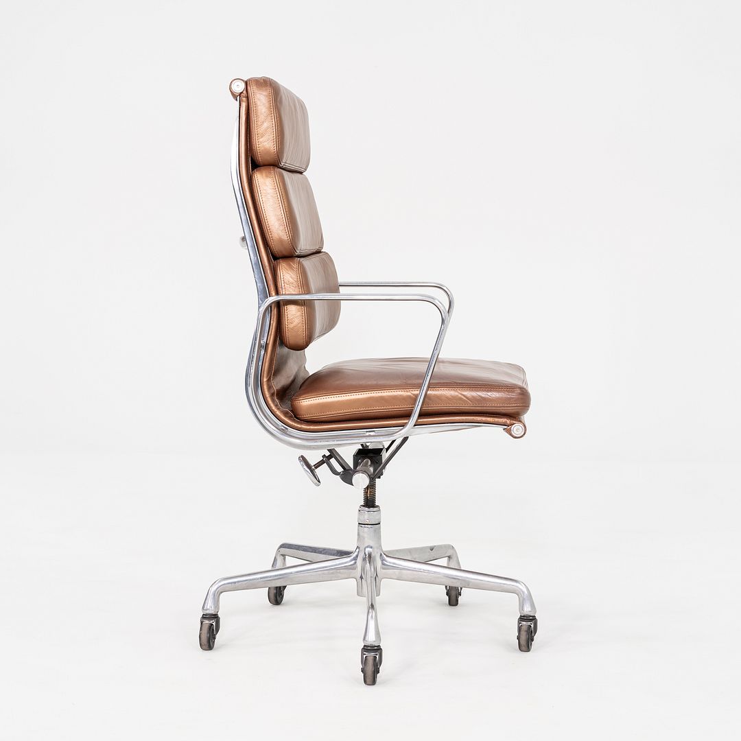 Soft Pad Executive Desk Chair, Model EA437