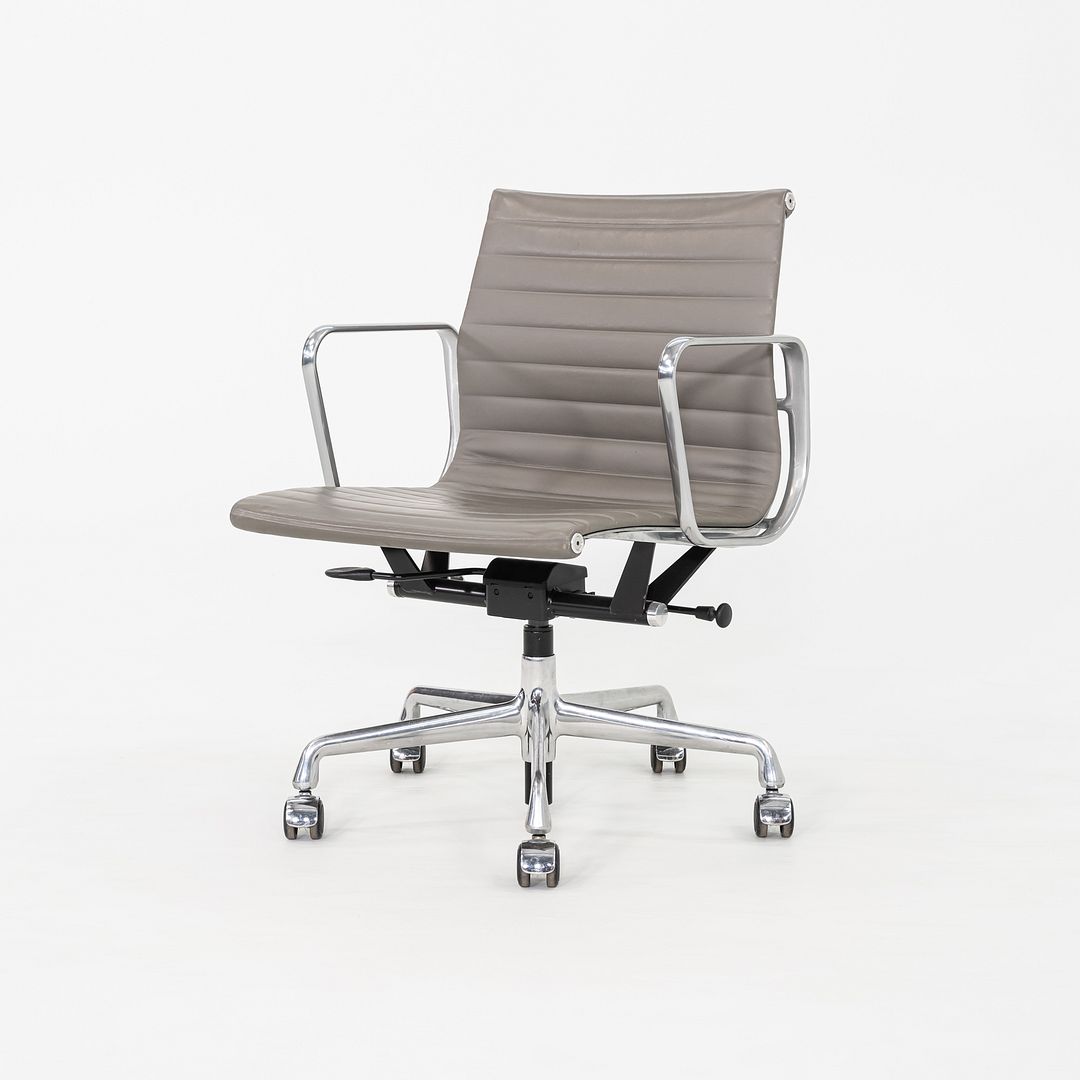 Aluminum Group Management Desk Chair, Model EA335