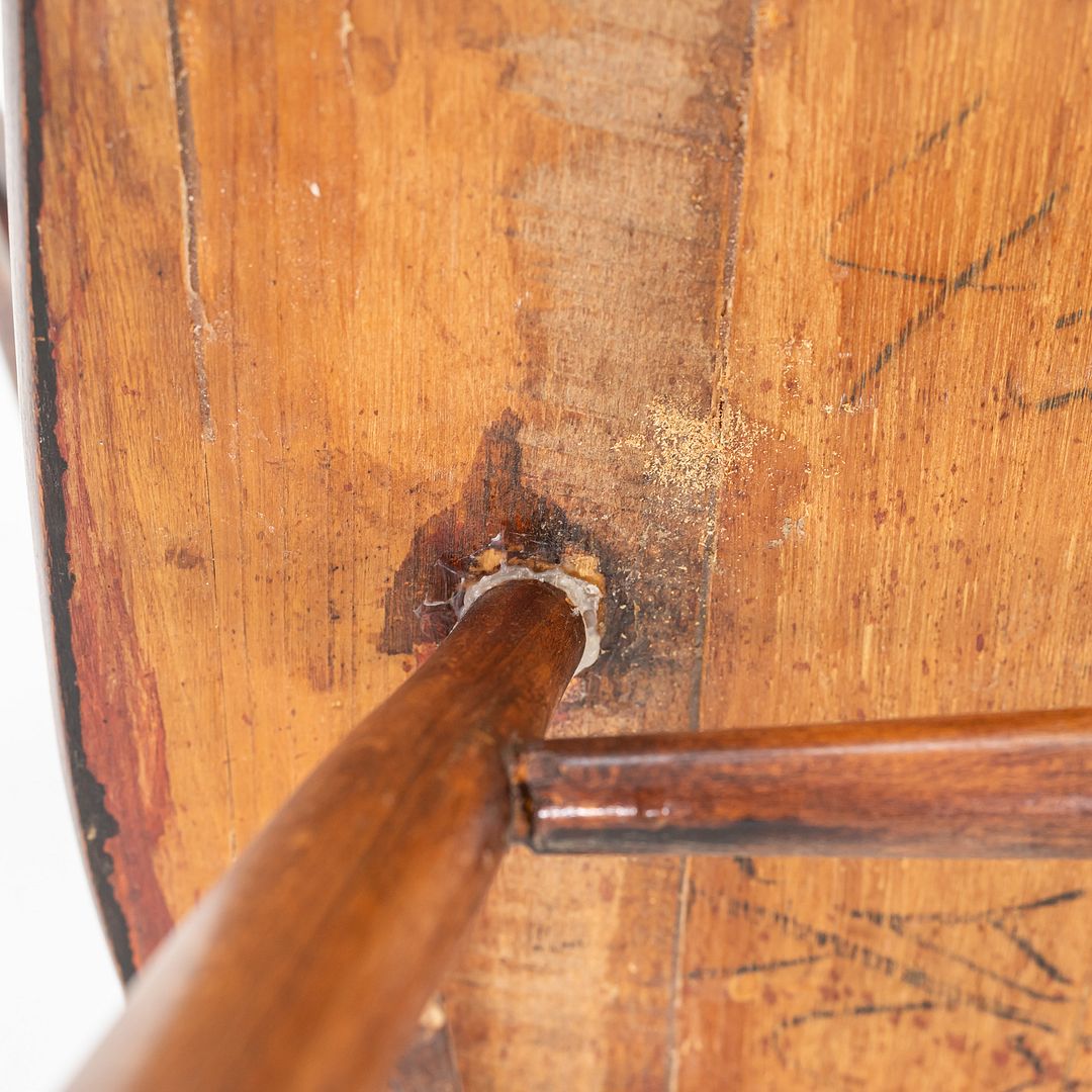 N19 Straight Chair