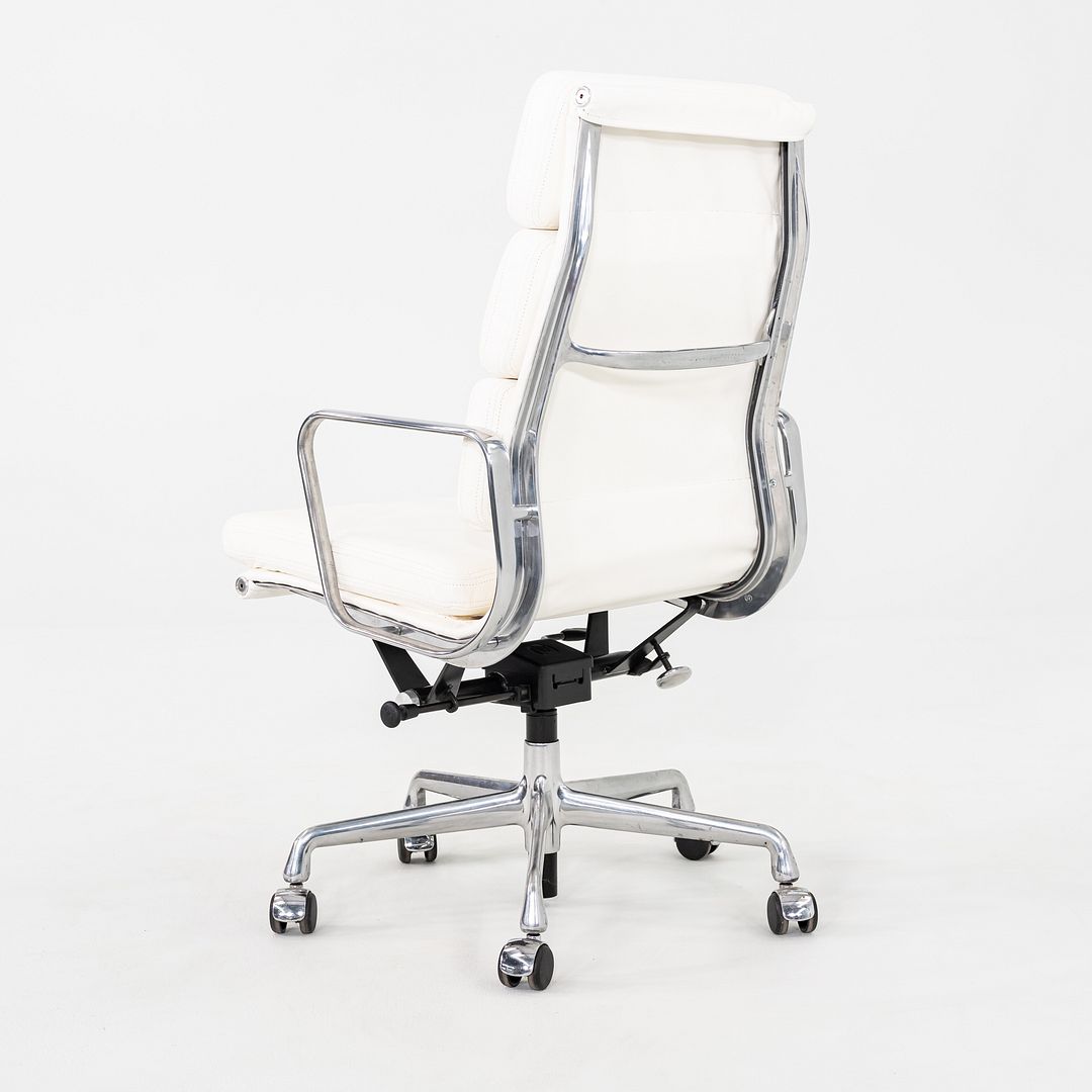 Soft Pad Executive Chair, Model EA437