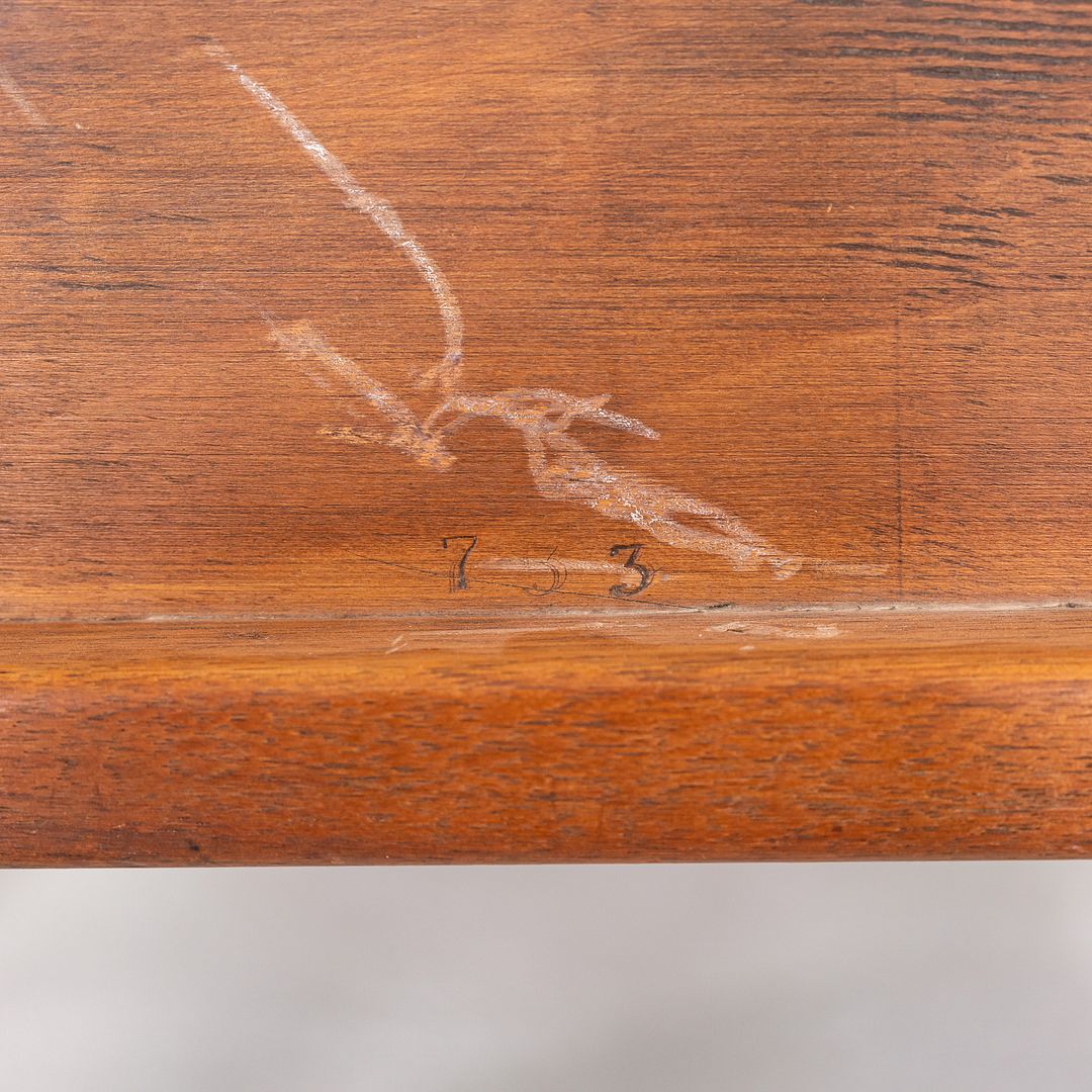 U-430 Lounge Chair