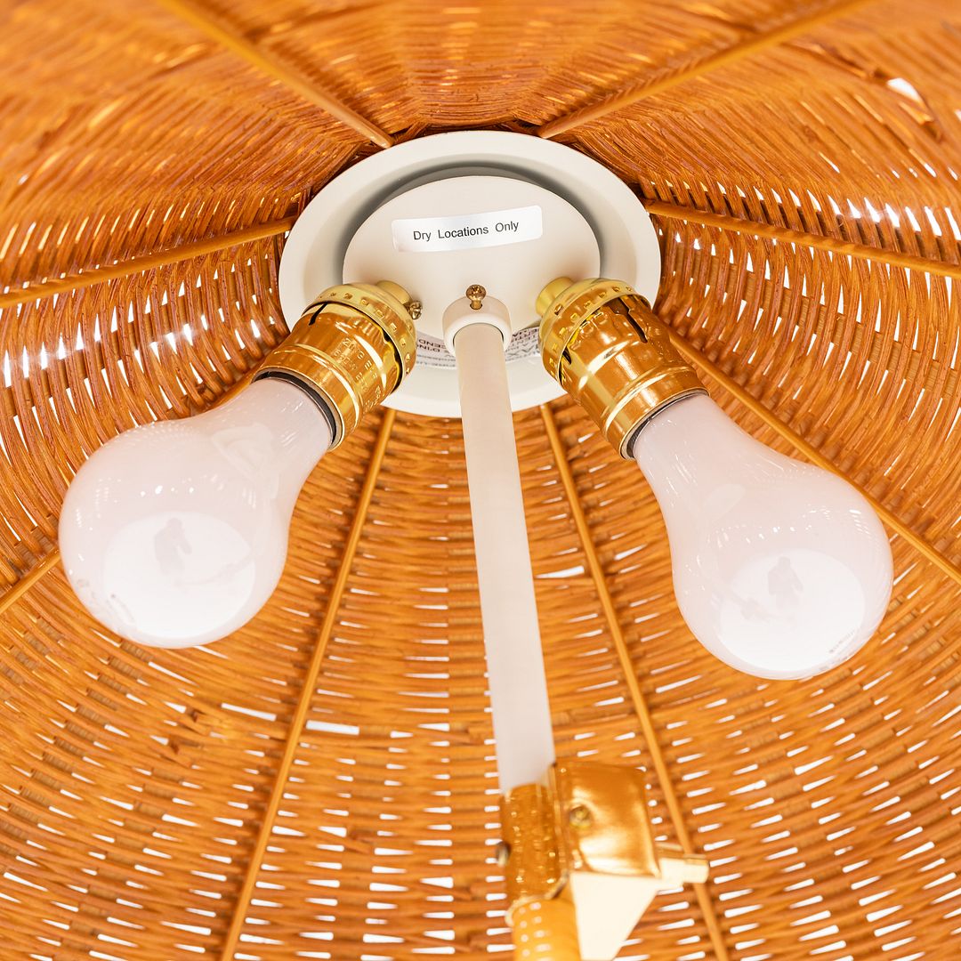 9602 Floor Lamp