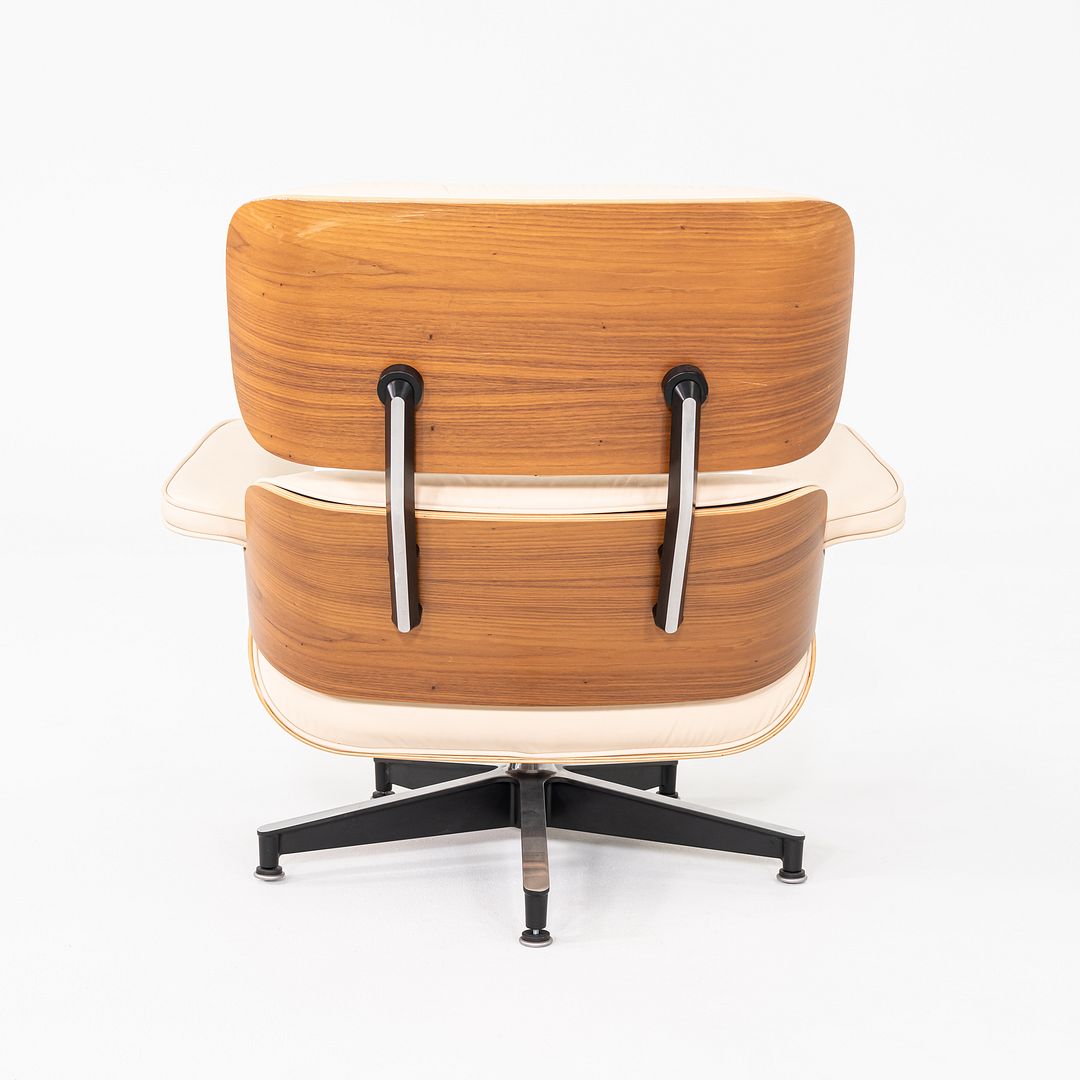 Eames Lounge Chair Model 670