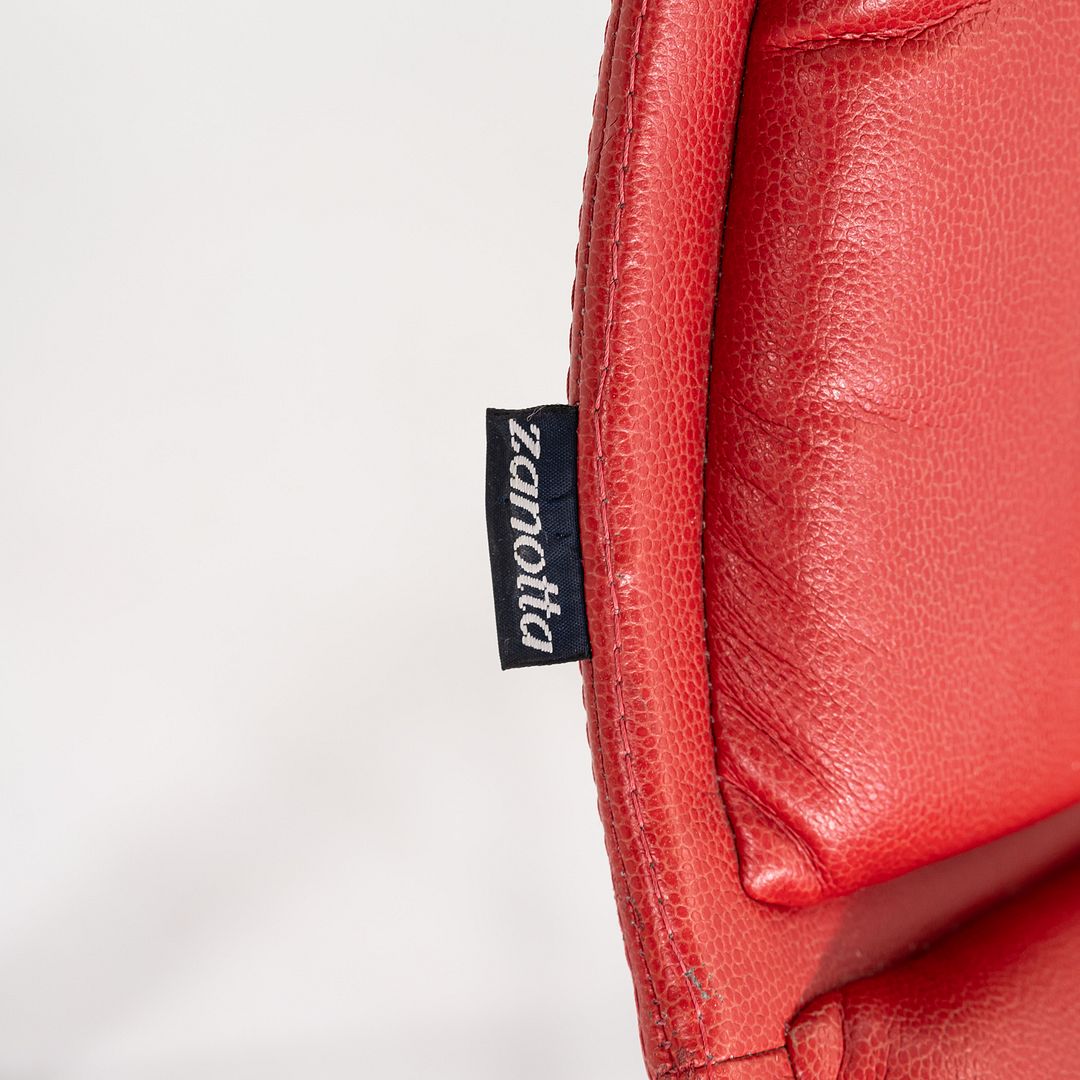 Yuki Swivel Lounge Chairs