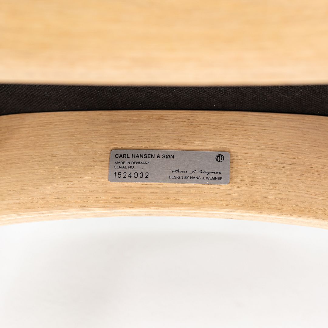 CH20 Stacking Chair
