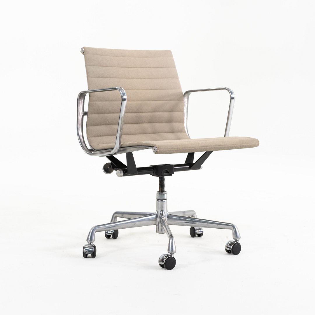 Aluminum Group Management Desk Chair, Model EA335