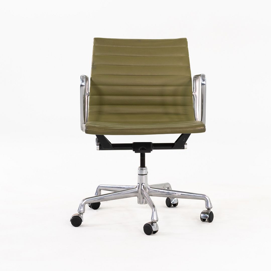 Aluminum Group Management Desk Chair, Model EA335