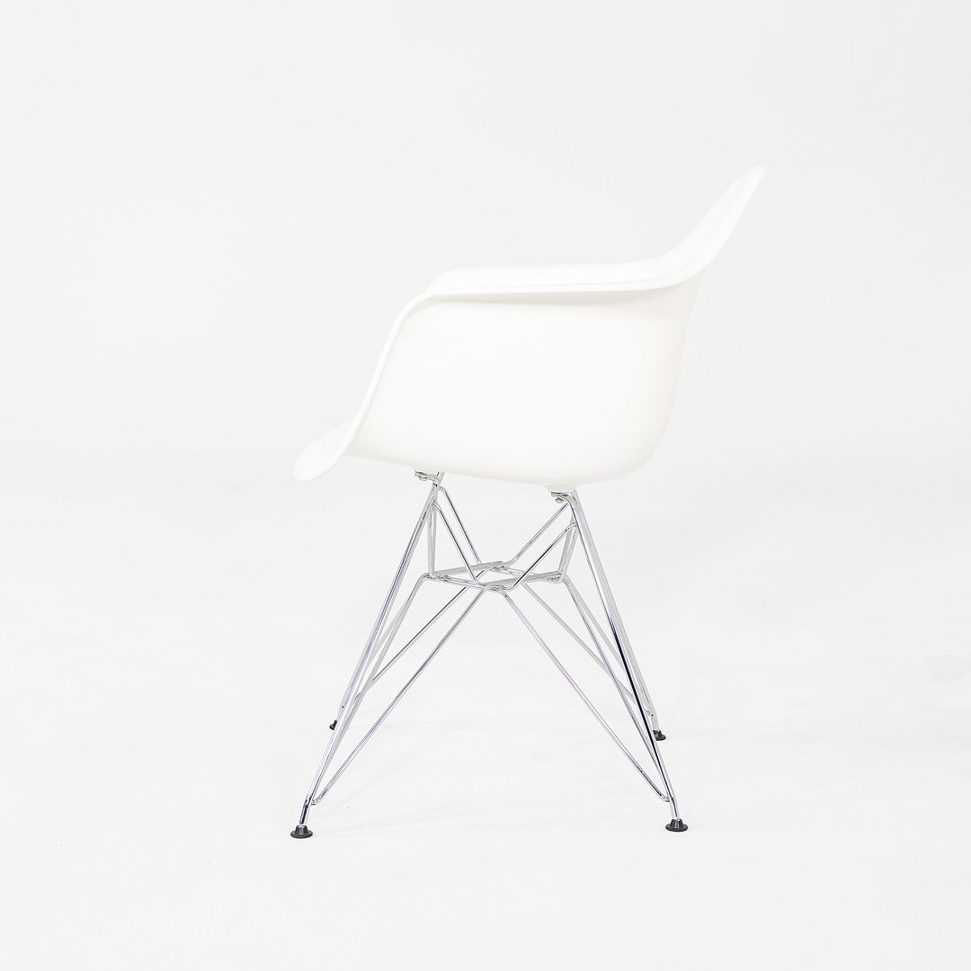 DAR Armchair
