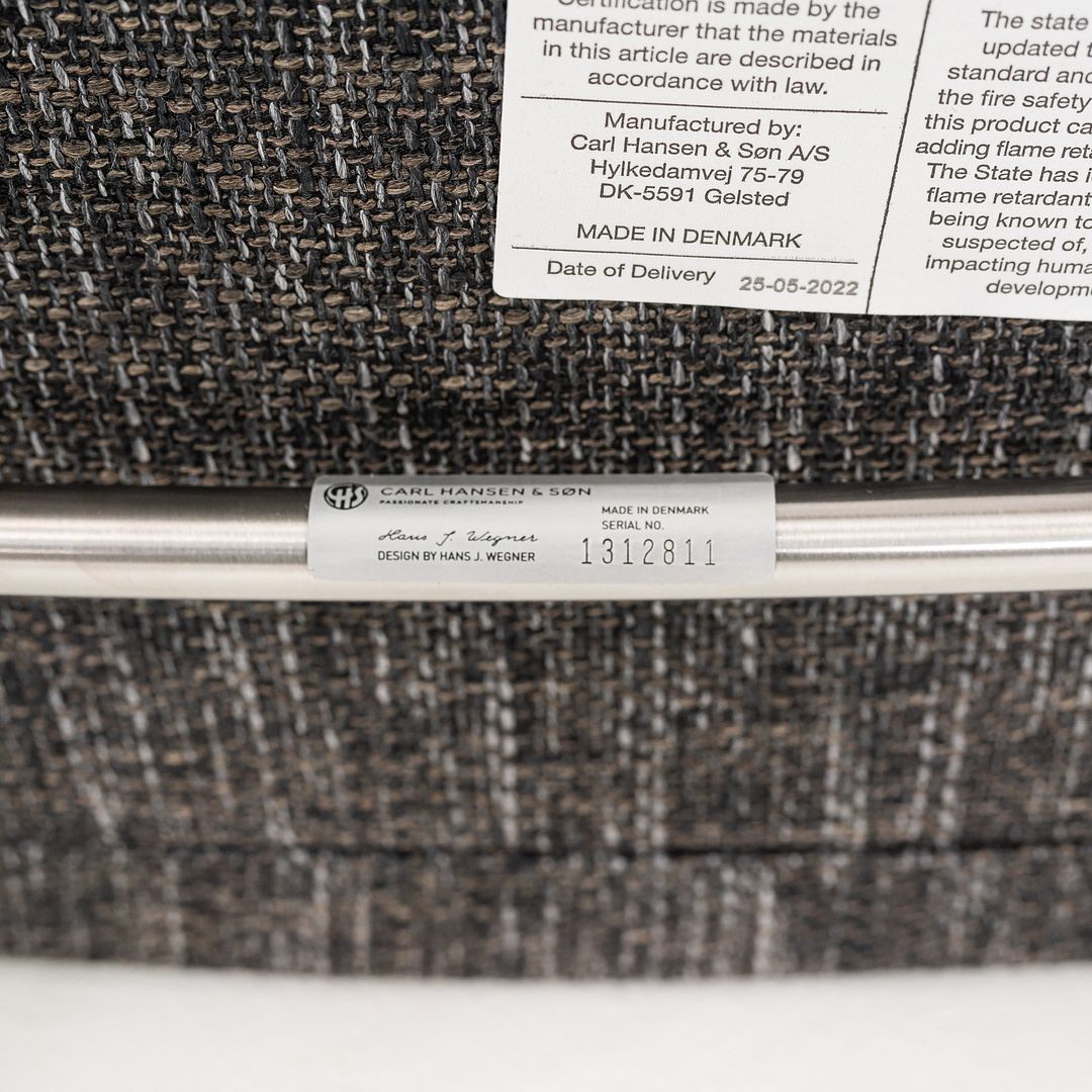 CH468 Oculus Lounge Chair and Ottoman