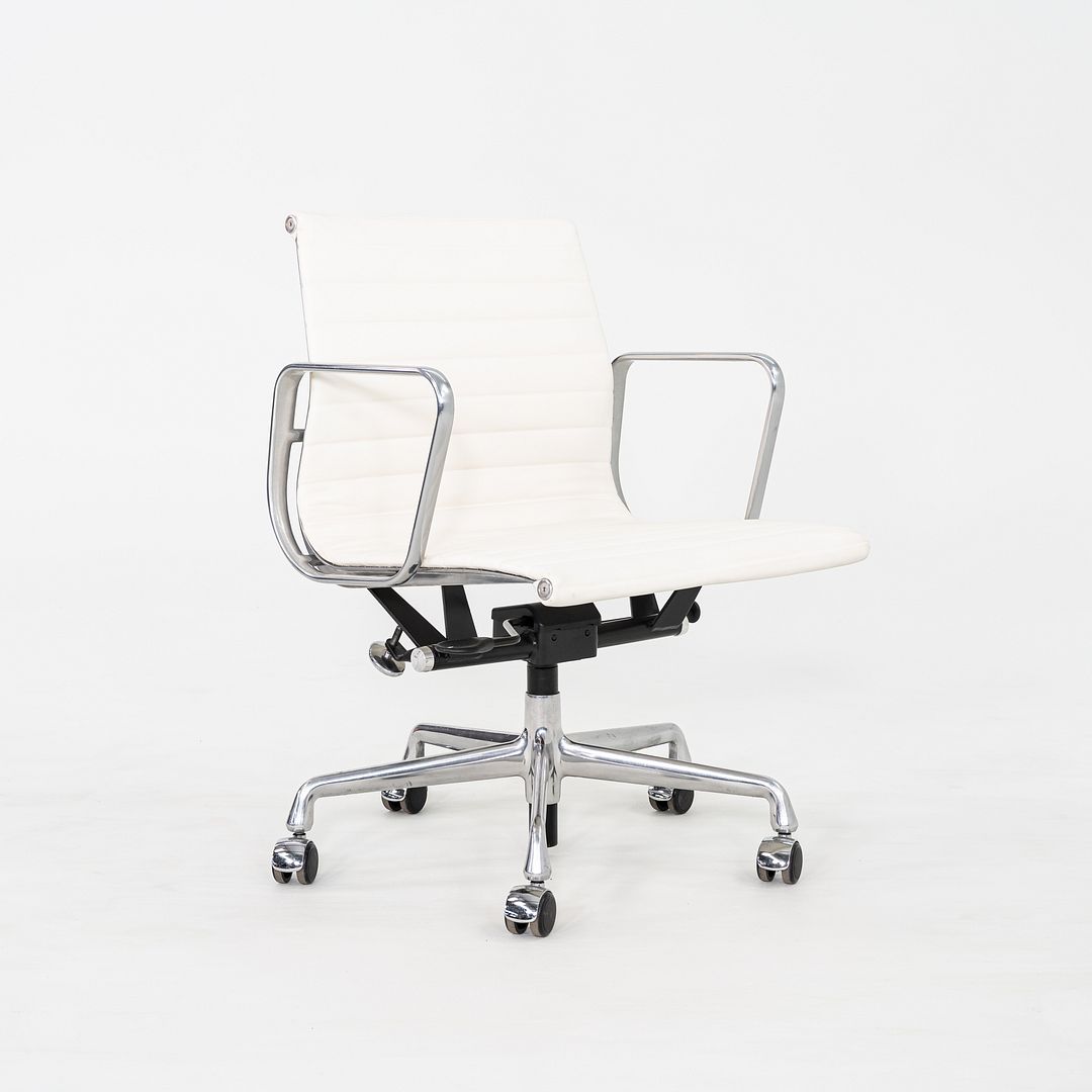 Aluminum Group Management Desk Chair, Model EA335