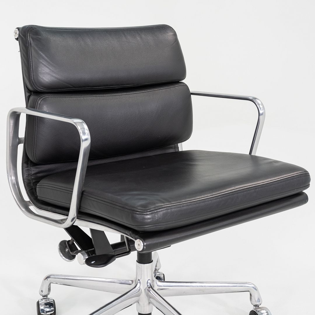 Soft Pad Management Chair, EA435