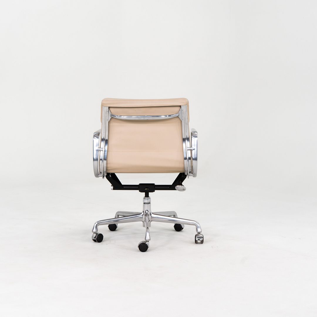 Eames Aluminum Group Soft Pad Management Desk Chair, Model EA435