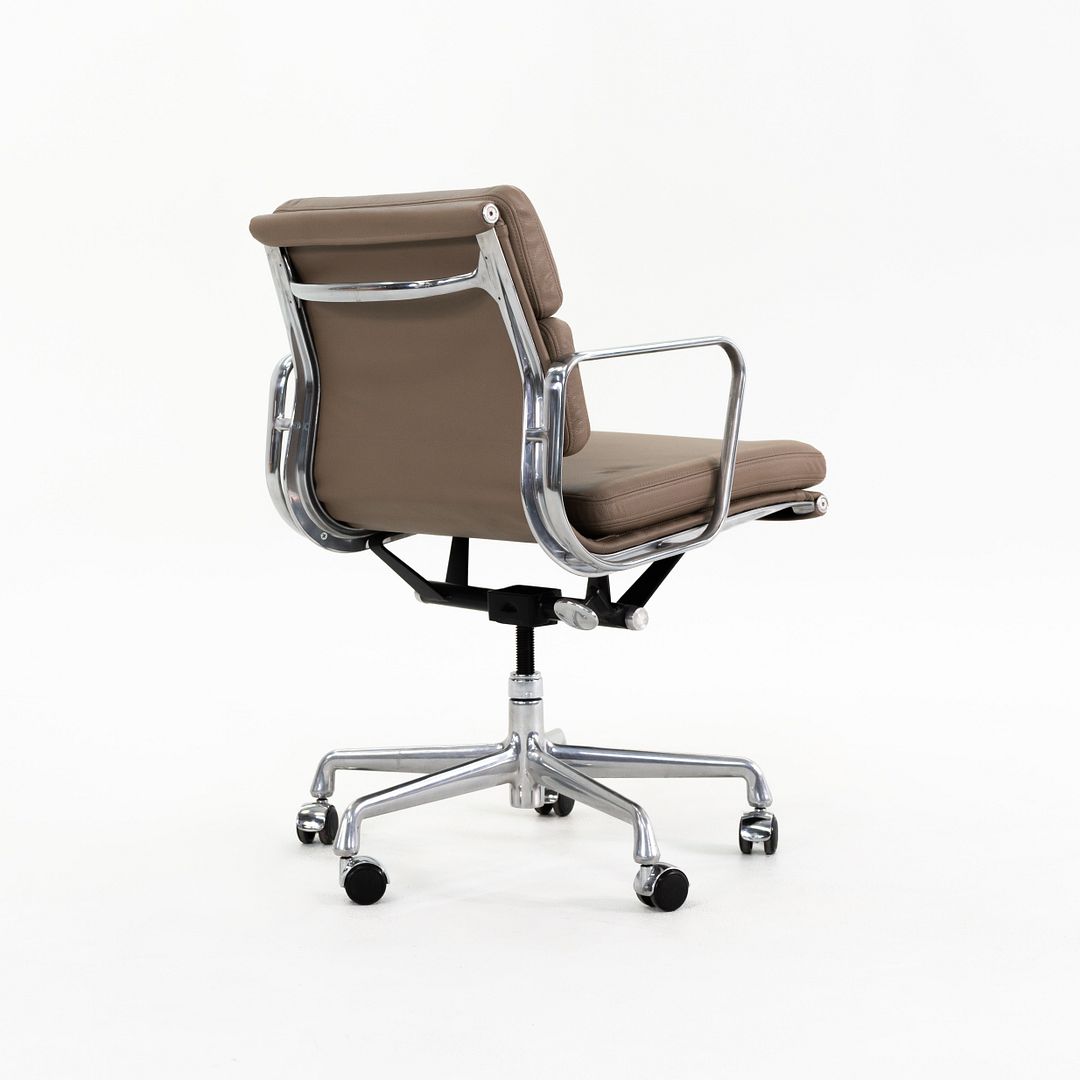 Soft Pad Management Desk Chair, Model EA435