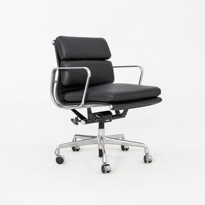 Eames Soft Pad Management Chair, EA435
