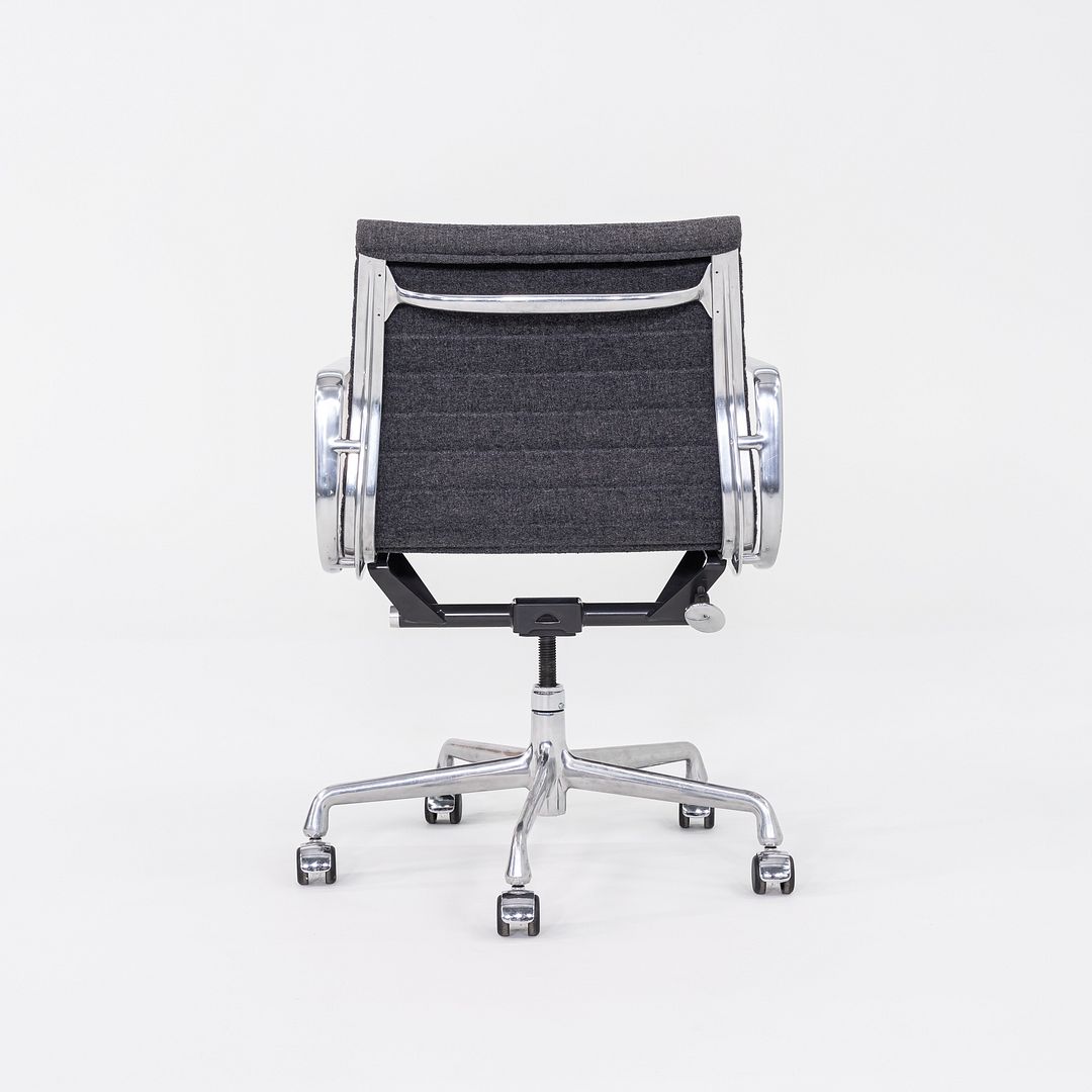 Aluminum Group Management Desk Chair, Model EA335