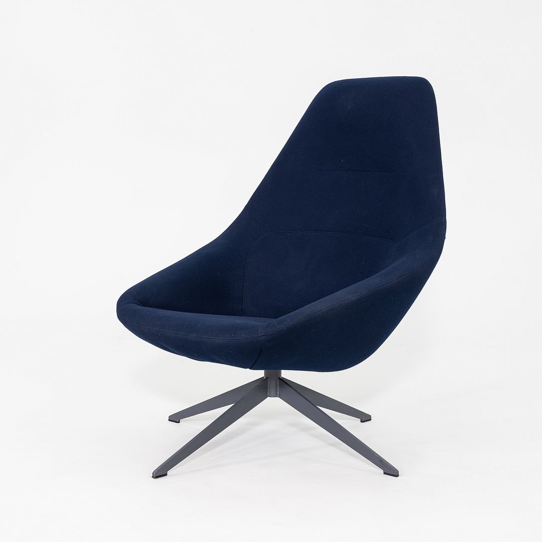 Famiglia Lounge Chair with 4 Star Swivel Base, Model FMG1405
Famiglia Footstool, Model FMGFS