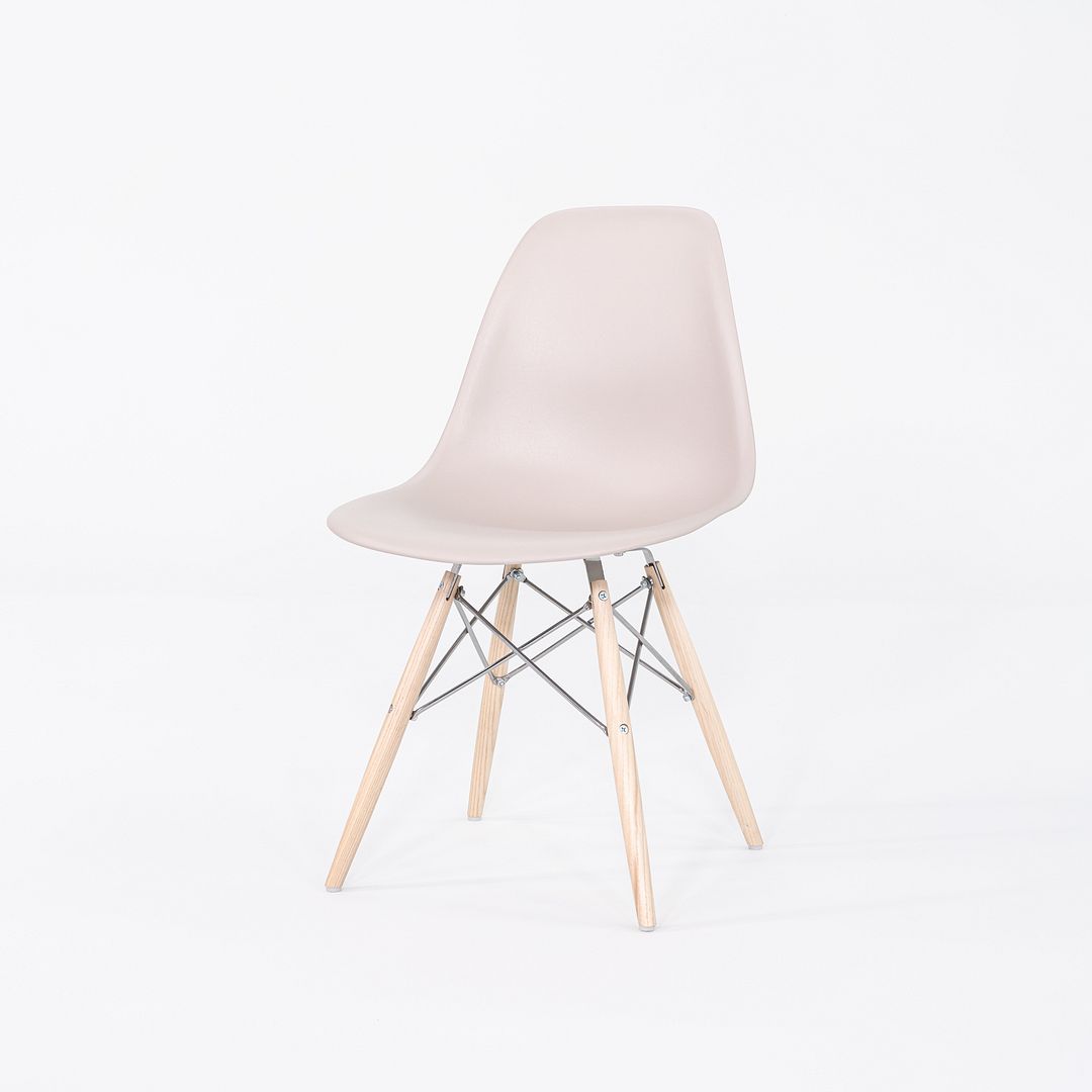 DSW Side Chair with Dowel Base