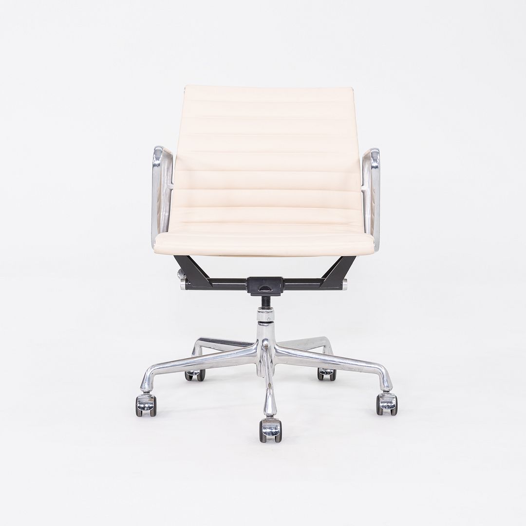 Aluminum Group Management Chair, Model EA335