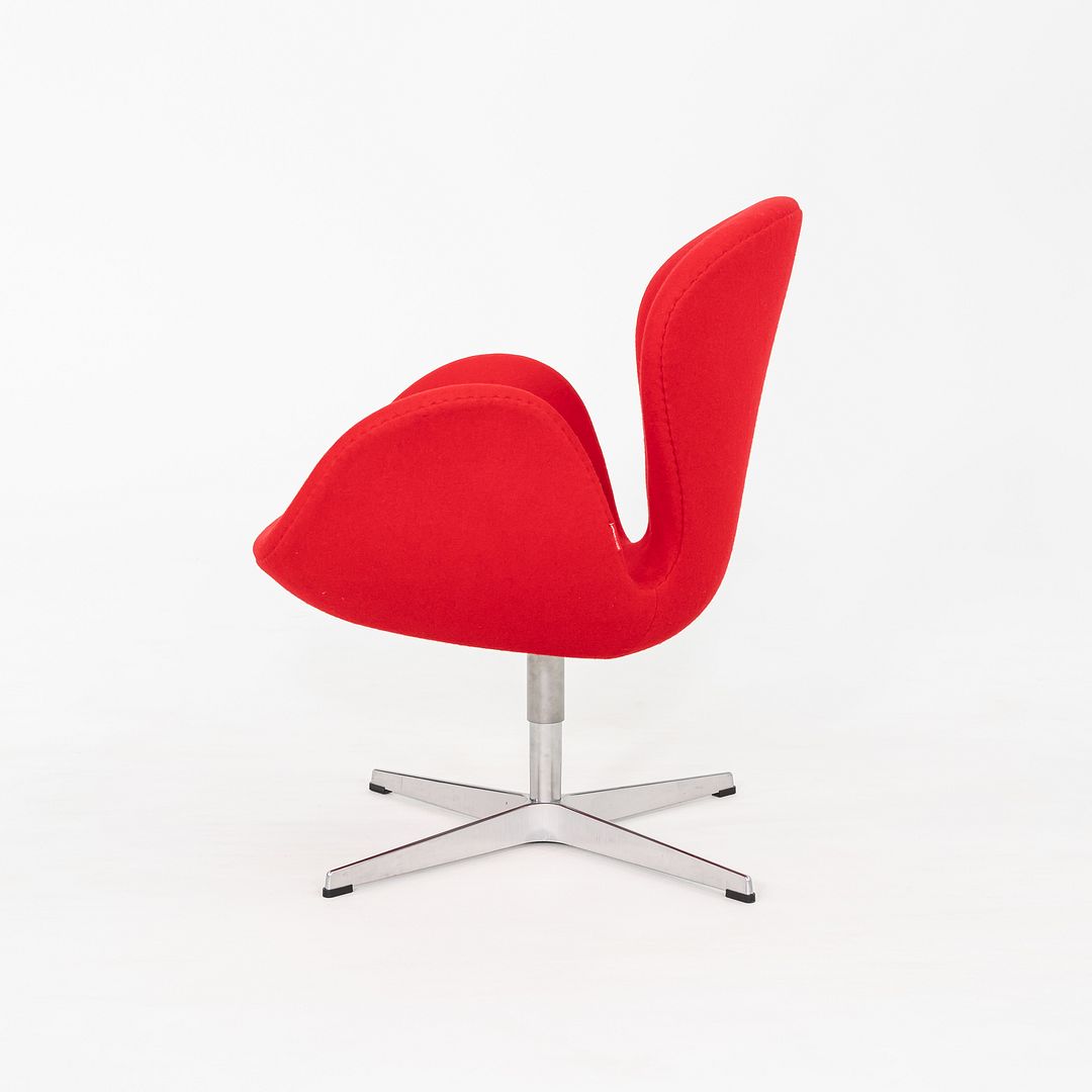 Swan Chair, Model 3320